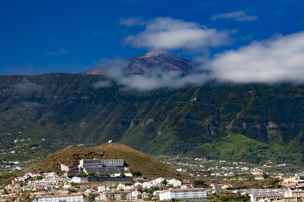 Mit dem Auto durch den Nationalpark "Teide" auf Teneriffa IhreFerienwohnung.eu Traumhafte